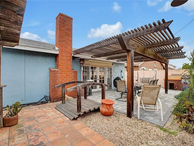 17230 Bonham Ave — Photo 23