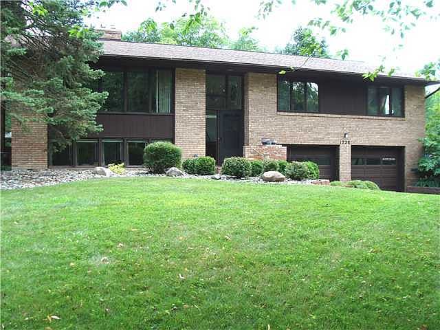 1st image of 1728 E Woodside Dr