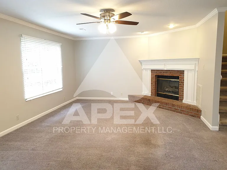913 Oak Haven Rd — Photo 7
