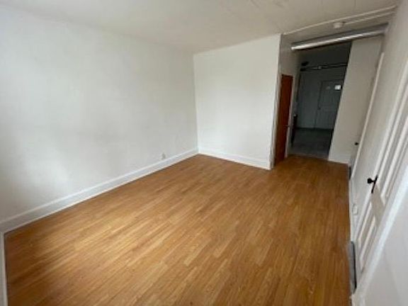 2nd image of 3113 N Hoyne Ave #1