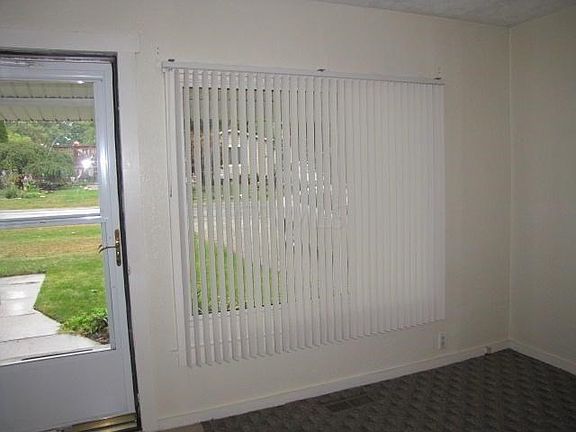 3rd image of 648 Lake Shore Blvd