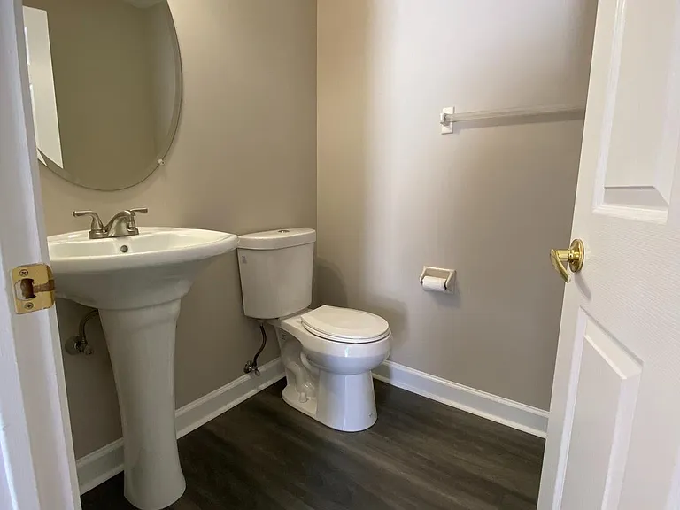 105 Hearthstone Ln — Photo 7