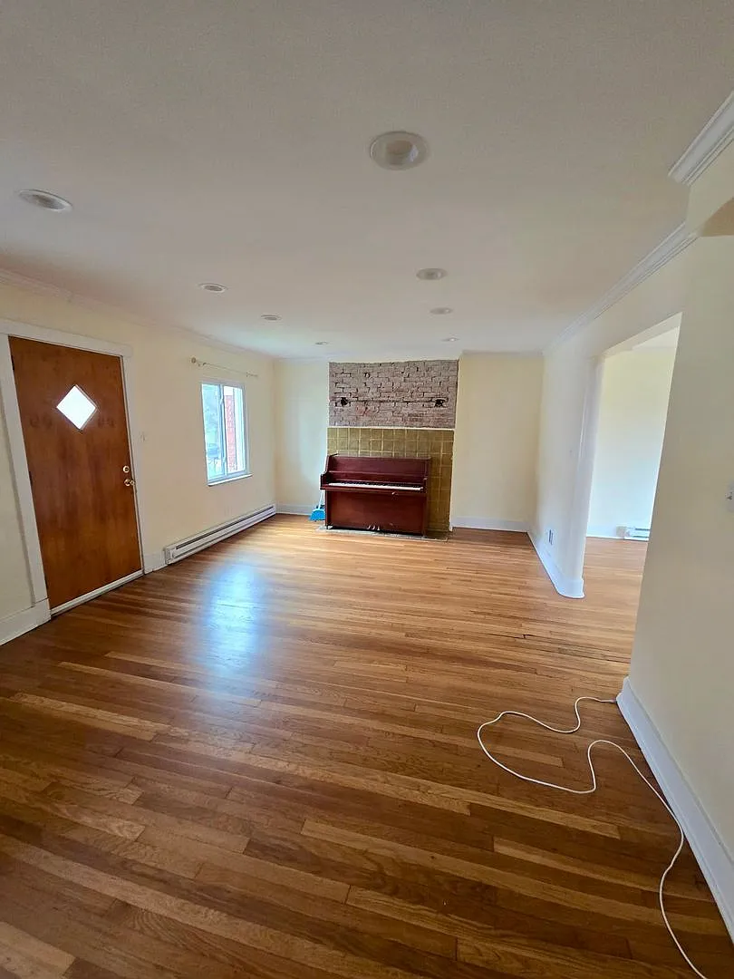 3 Bed, 2 Bath Home in Squirrel Hill - Conveniently Located - Available Early October! — Photo 2