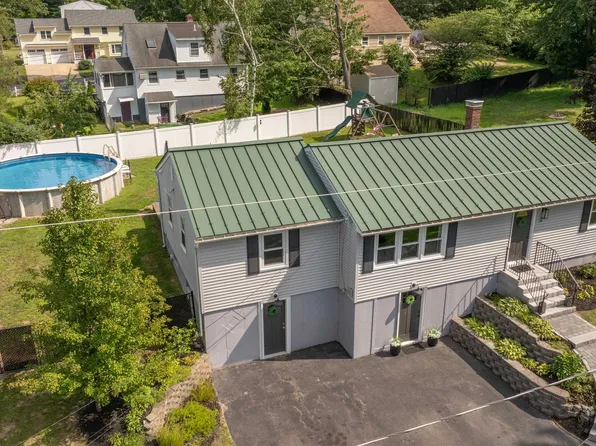 2 Hereford Drive, Nashua, NH 03062