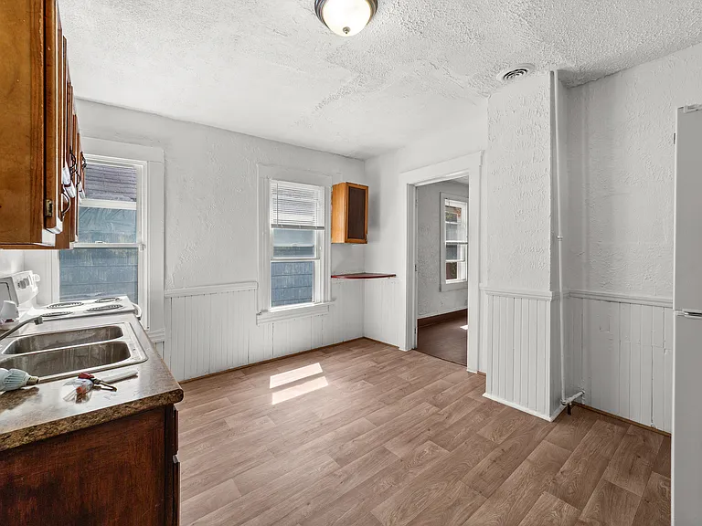 8302 Sowinski Ave #UP — Photo 7
