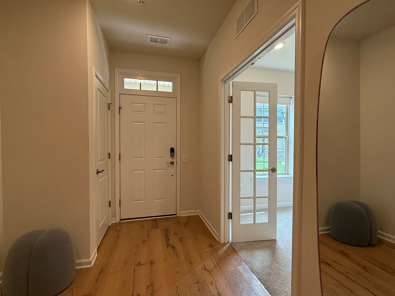 4 bed, 3.5 bath, 2000 sqft, $4,800 — Photo 4