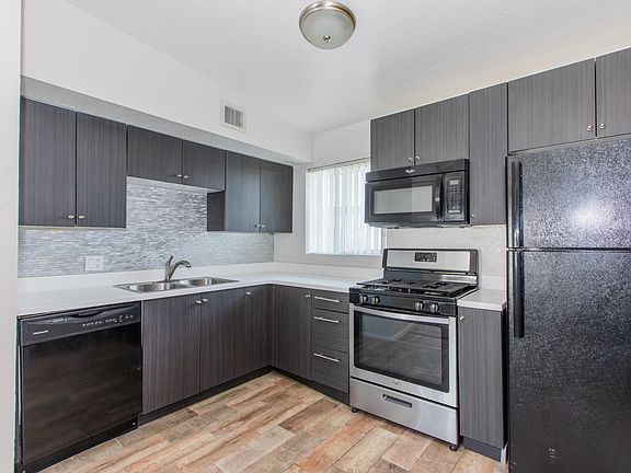 4th image of 326 W Earll Dr APT 5