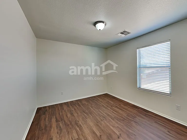 16923 W Central St — Photo 21