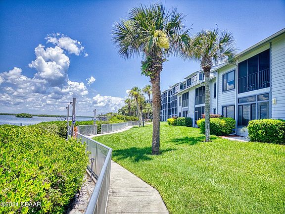 5th image of 835 Ladyfish Ave #A105