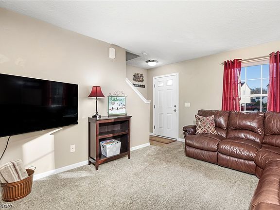 4th image of 2664 Day Lily Ln
