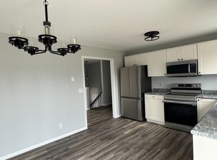 816 N Clover Ln UNIT A, Cottage Grove, WI 53527