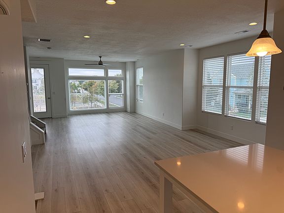 2nd image of 10272 S Phoebe Ln