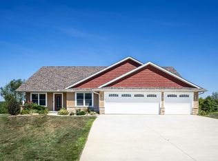 27064 238th St, Le Claire, IA 52753