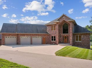 22666 262nd St, Delhi, IA 52223