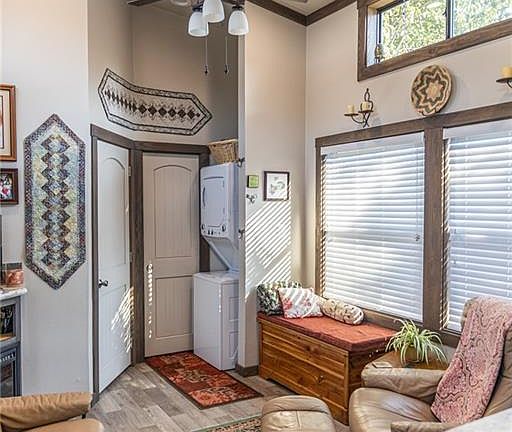 5th image of 1014 W Olive St