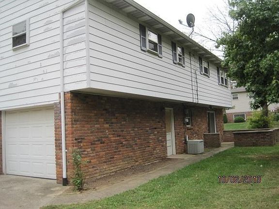 3rd image of 7434 Princess Ct