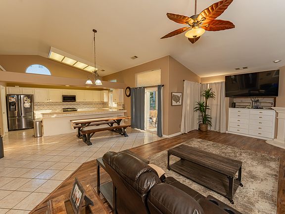 4th image of 2131 N Terrace Court