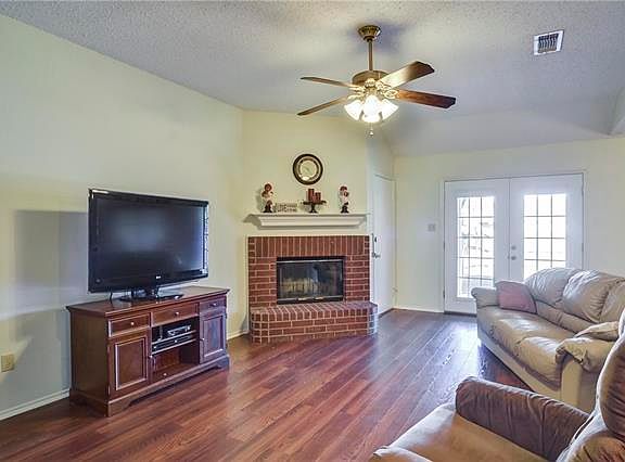 4th image of 2001 Creek Royal Dr