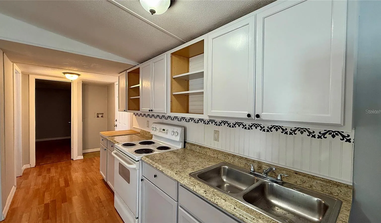2 bed, 2.0 bath, 784 sqft, $1,200 — Photo 4