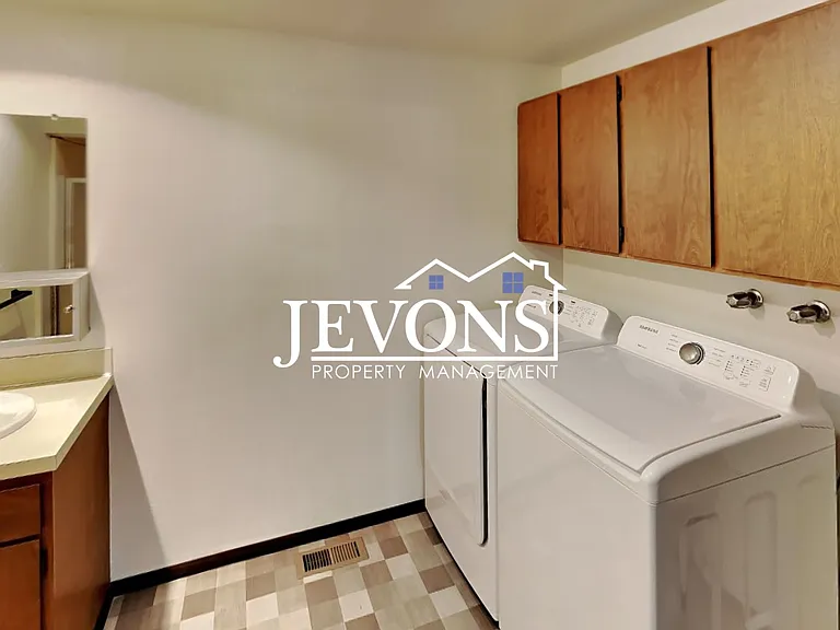 1202 S 39th Ave — Photo 19