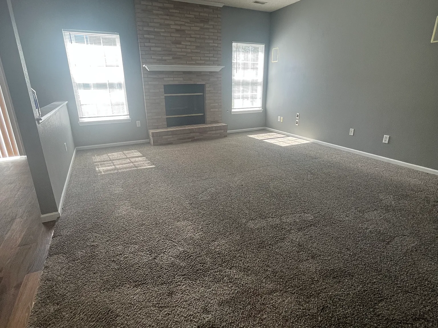 3 bed, 2.0 bath, 1422 sqft, $1,799 — Photo 3