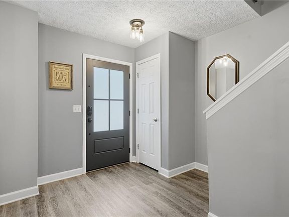 3rd image of 308 Westminster Dr