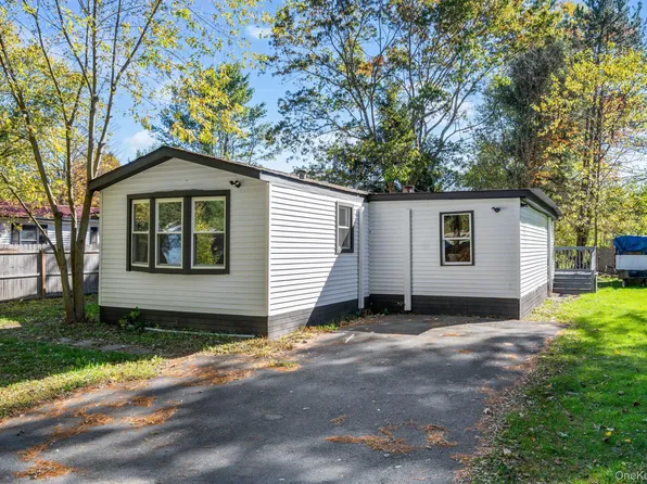 43 Oxford Circle, Loch Sheldrake, NY 12759