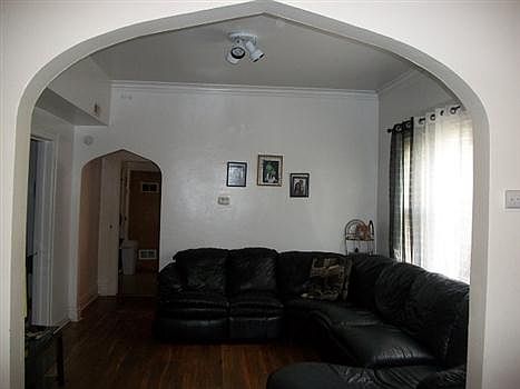 3rd image of 4842 W Race Ave