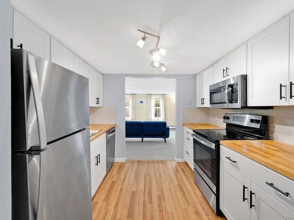 26 Crystal Ln APT A
