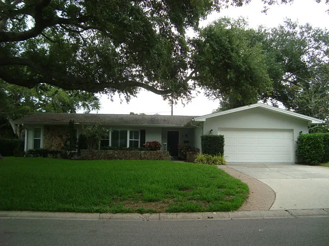 1 Eastwood Ln — Photo 1