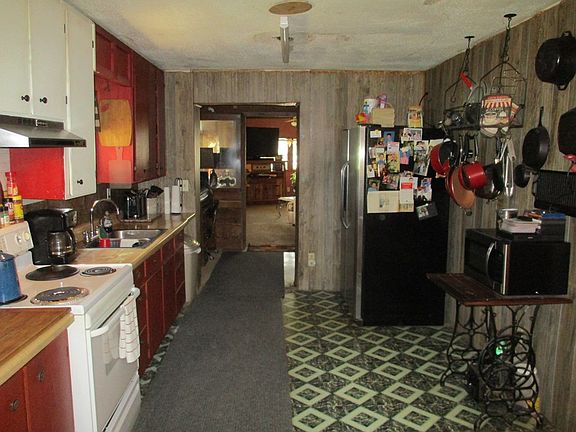3rd image of 725 NW 82nd Ter