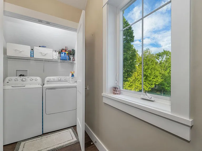 2 Lake St #B — Photo 9