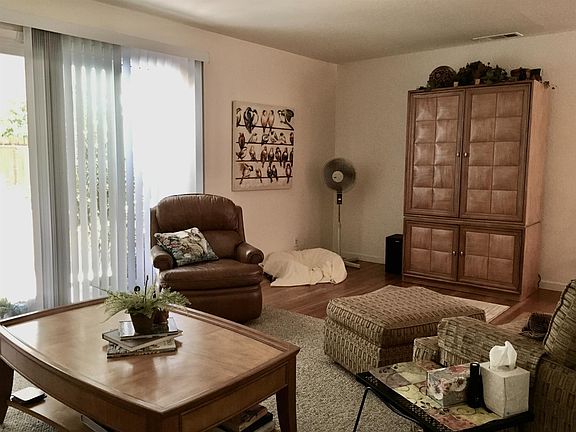 5th image of 807 Junipero Serra Ave