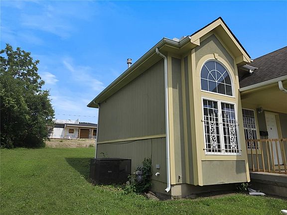5th image of 2035 Montgall Ave