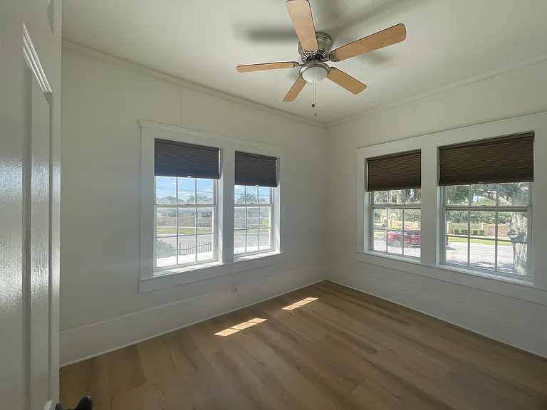 638 W Main St — Photo 17
