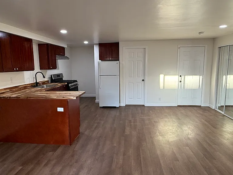 1237A 8th Ave — Photo 7