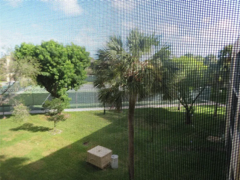 8005 SW 107th Ave #309 — Photo 18