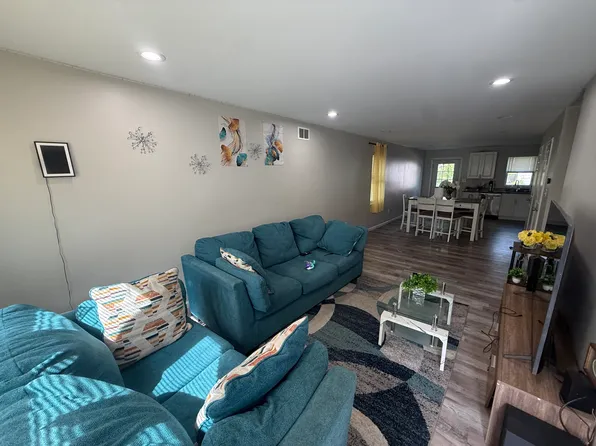 269 Elm St #269, Holyoke, MA 01040