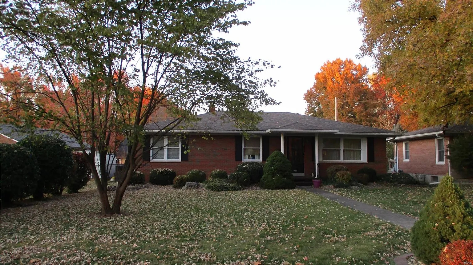 613 Roanoke Dr photo 1