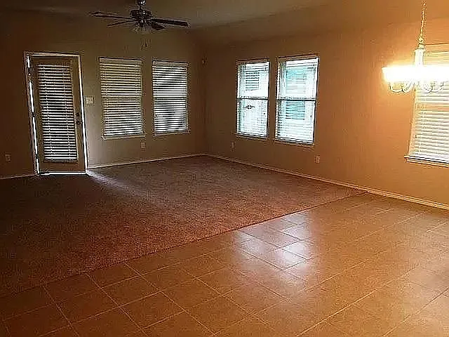 3 bed, 2.0 bath, 1605 sqft, $2,100 — Photo 3