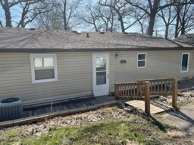 1485 Evergreen Ln N — Photo 14