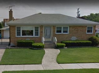 7423 W Mulford St, Niles, IL 60714