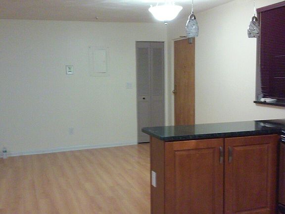4th image of 215 Thomas Burgin Pkwy Unit 33