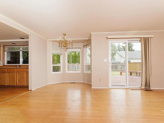 4th image of 10130 128th Ave NE