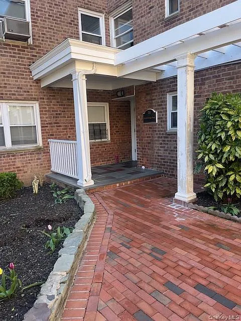 Studio, 1.0 bath, 450 sqft, $2,150 — Photo 1
