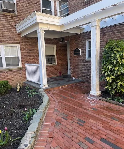 70 Knightsbridge Rd #3F — Photo 1