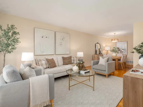 7 Capstan Ct, Toronto, ON M3L 2M9