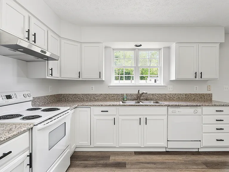 64 River View Dr — Photo 9