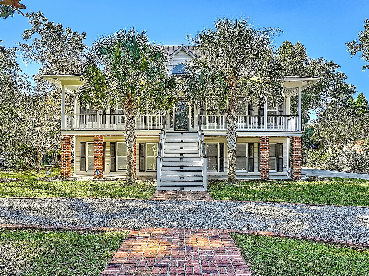4 bed, 2.0 bath, 2630 sqft, $3,700 — Photo 1