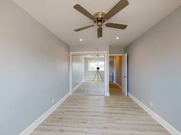 730 S Serrano Ave — Photo 21